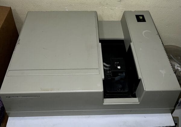 Hewlett Packard Diode Array Spectrophotometer 8452A - Image 2