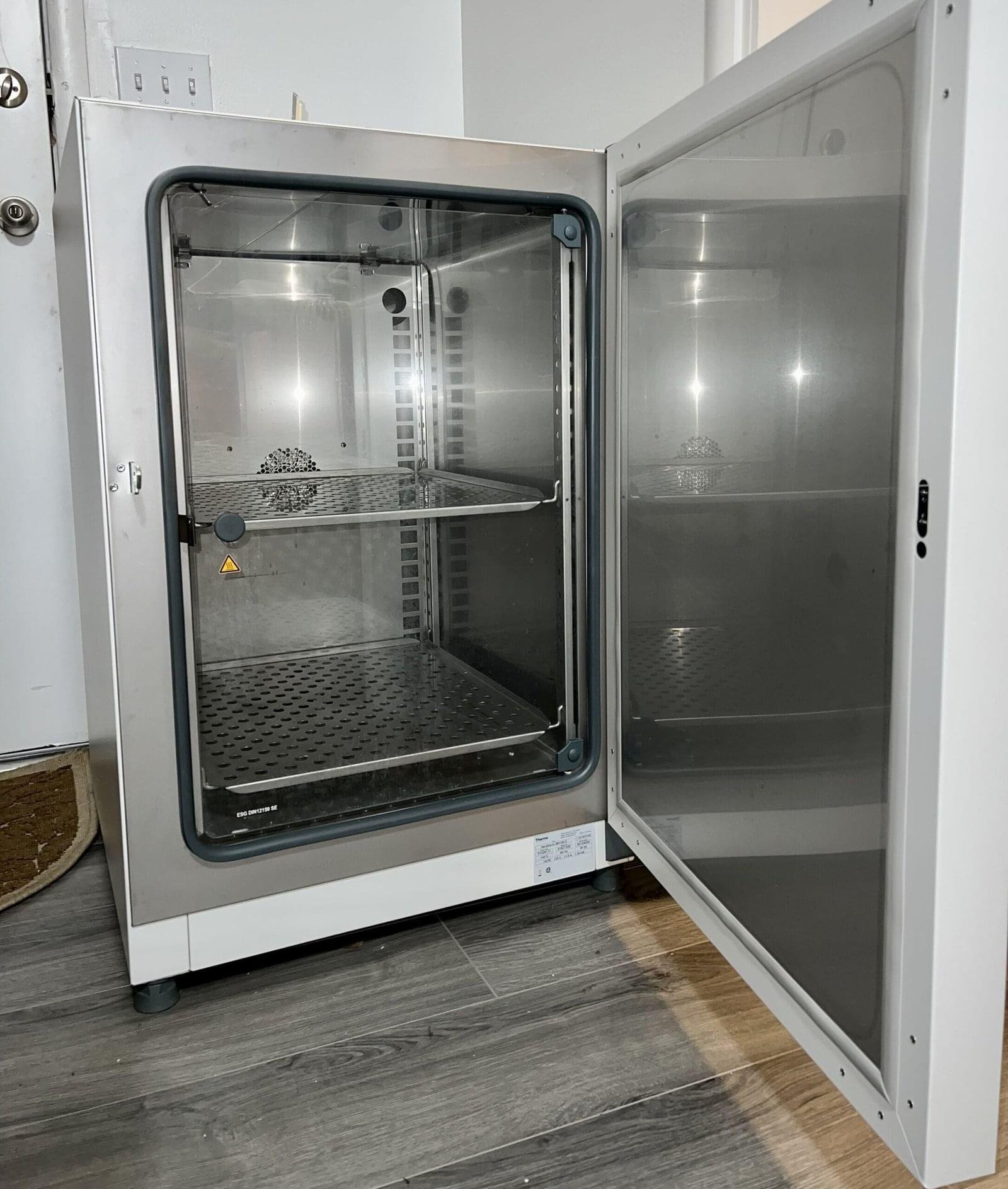 Thermo Scientific Heratherm Incubator IMH180-S - Image 3